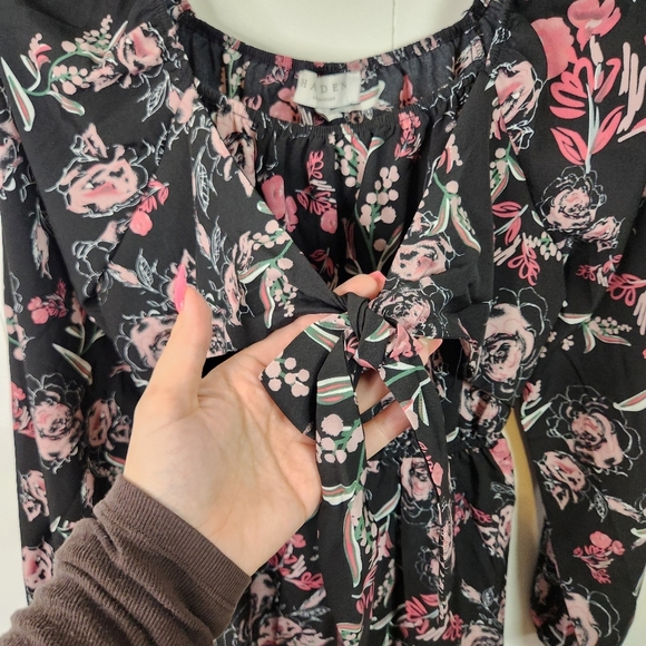 Hayden Los Angeles Floral Foliage Print Twist Front Peplum Top Long Sleeve Small - Picture 6 of 11